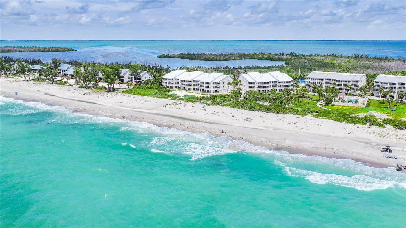 Gulf Beach Villas 2113 — South Seas Resort · Captiva Island